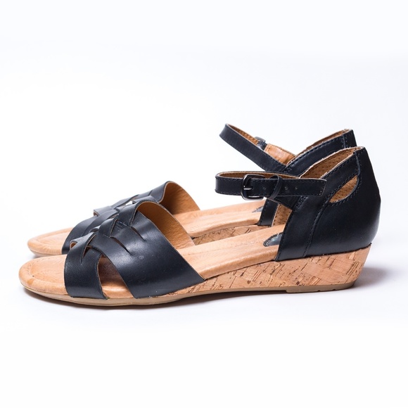 Sandals - Picture 4 of 4